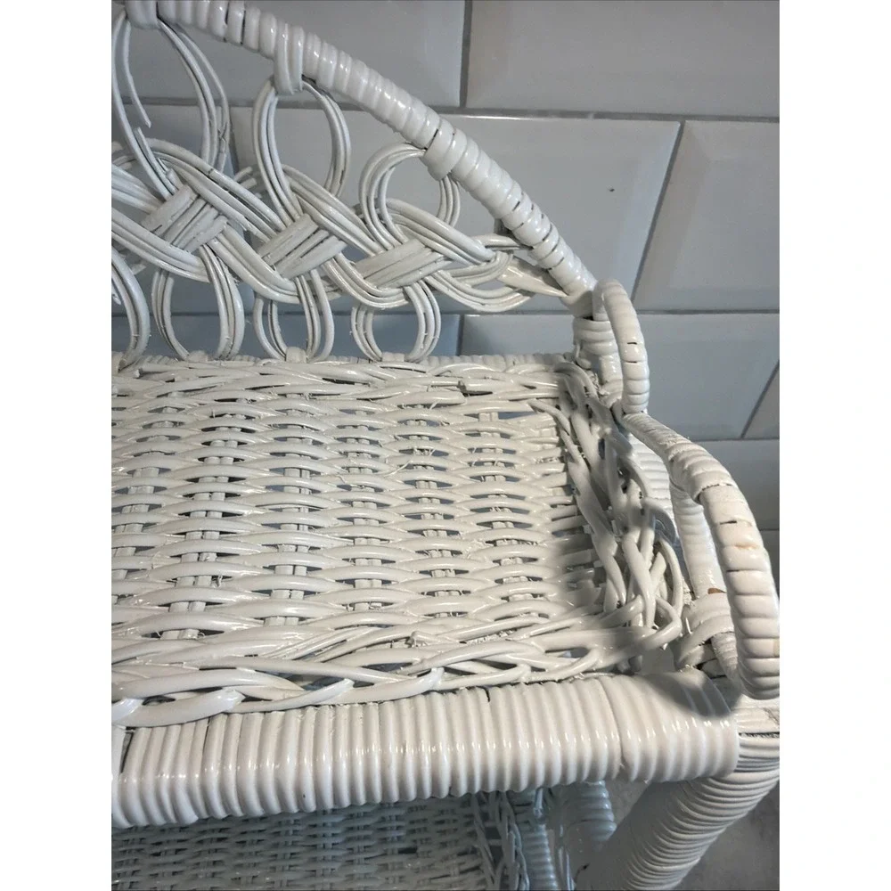 VINTAGE WHITE WICKER SHELF WALL HANGING OR TABLETOP 2 TIER BATH BOHO ES009